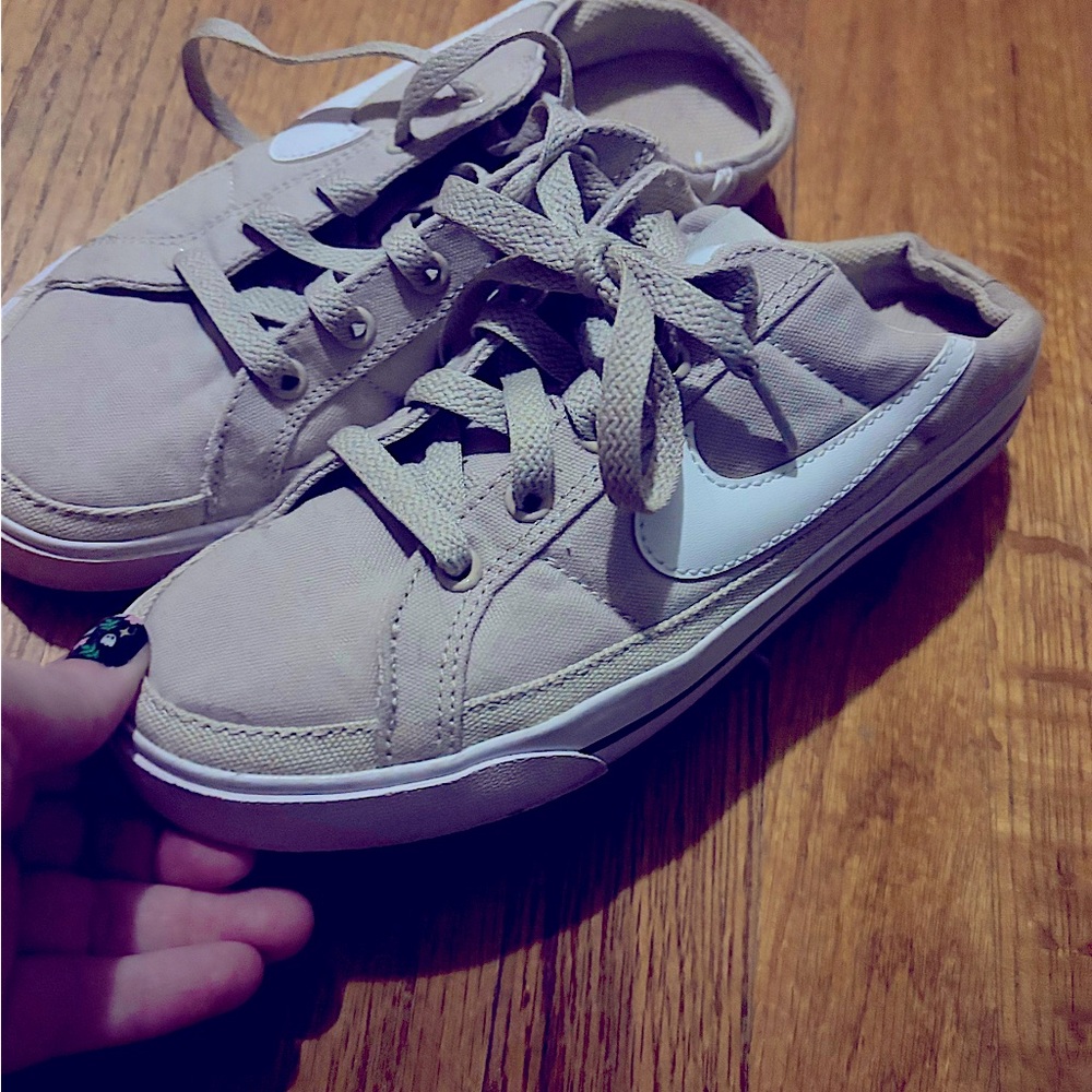 Nike Court Mules 6